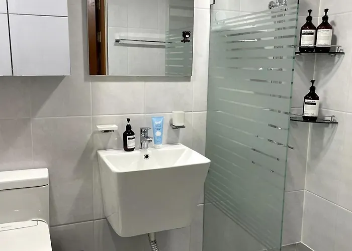 Quiet And Spacious 1-bedroom In Gangnam Seul