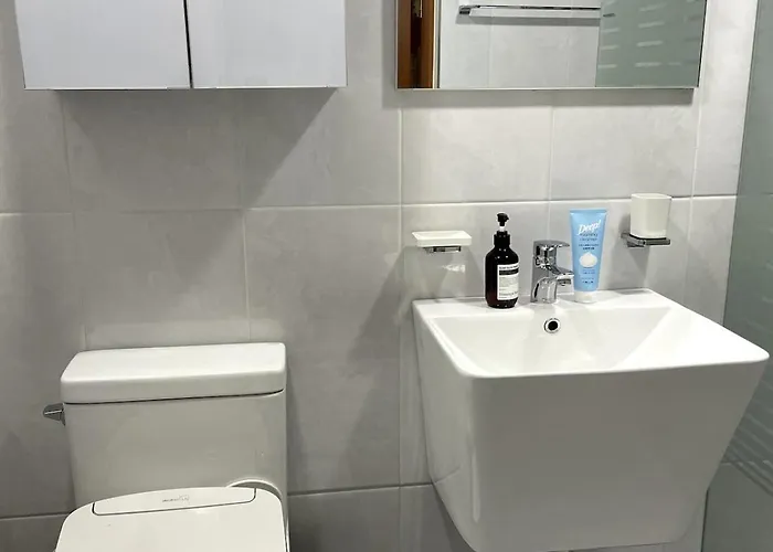 Quiet And Spacious 1-bedroom In Gangnam Appartamento *