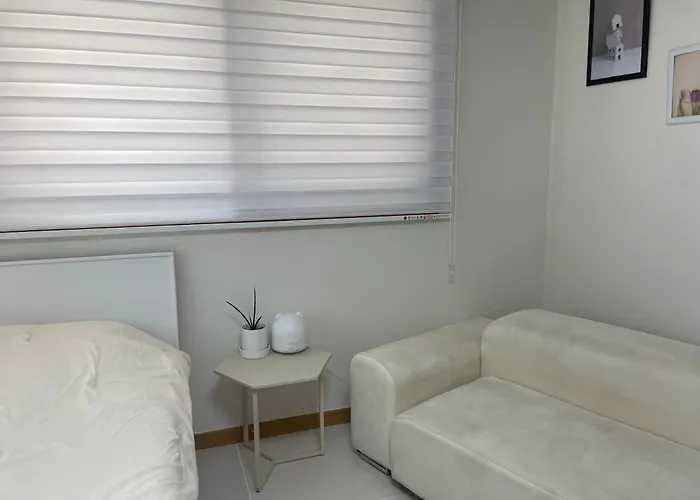 Appartamento Quiet And Spacious 1-bedroom In Gangnam