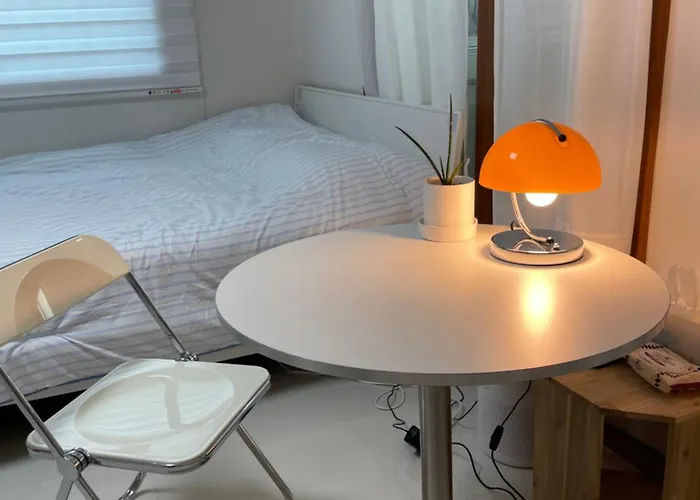 Quiet And Spacious 1-bedroom In Gangnam