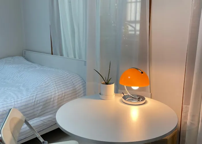 Quiet And Spacious 1-bedroom In Gangnam Seul
