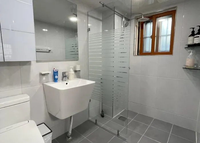 Quiet And Spacious 1-bedroom In Gangnam * Seul