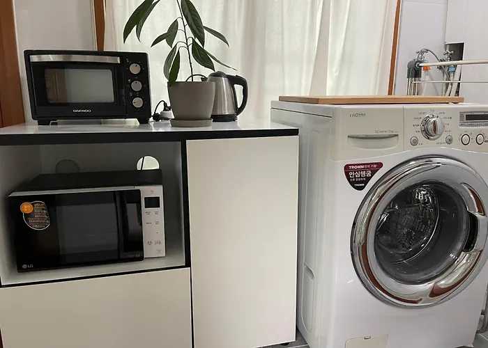 Appartamento Quiet And Spacious 1-bedroom In Gangnam