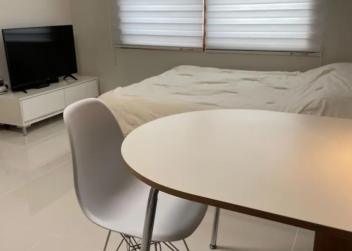 Appartamento Quiet And Spacious 1-bedroom In Gangnam