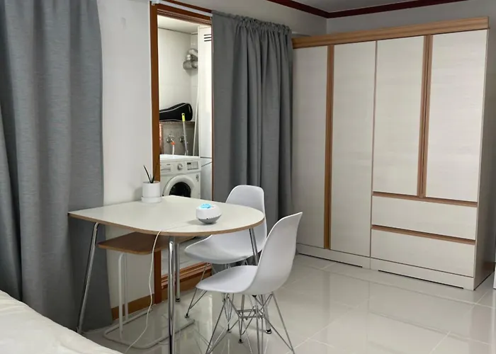 Appartamento Quiet And Spacious 1-bedroom In Gangnam *
