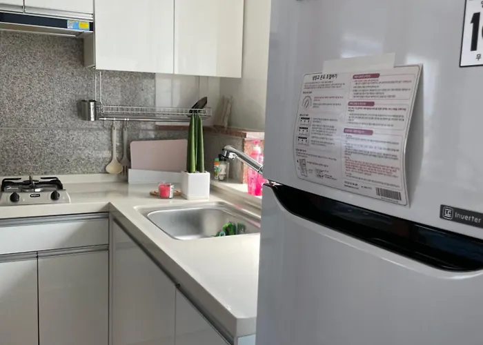 Quiet And Spacious 1-bedroom In Gangnam Appartamento Seul