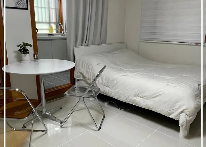 Quiet And Spacious 1-bedroom In Gangnam Appartamento