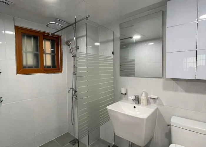 Quiet And Spacious 1-bedroom In Gangnam Appartamento *