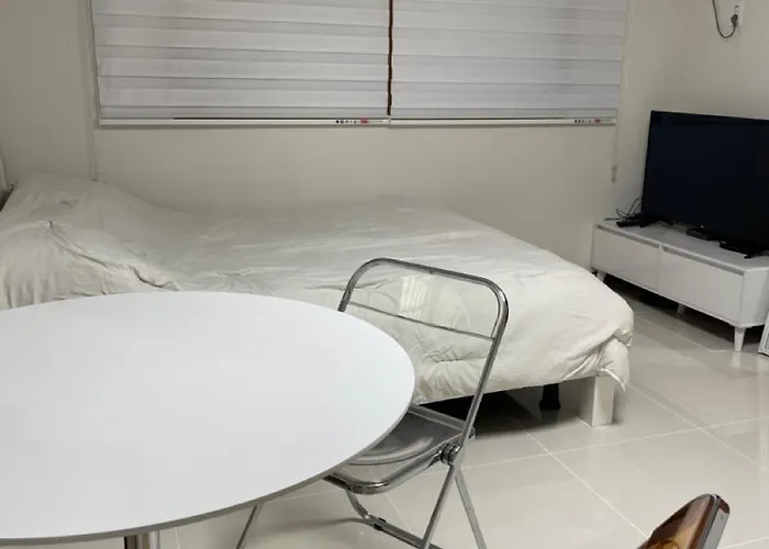 Appartamento Quiet And Spacious 1-bedroom In Gangnam *