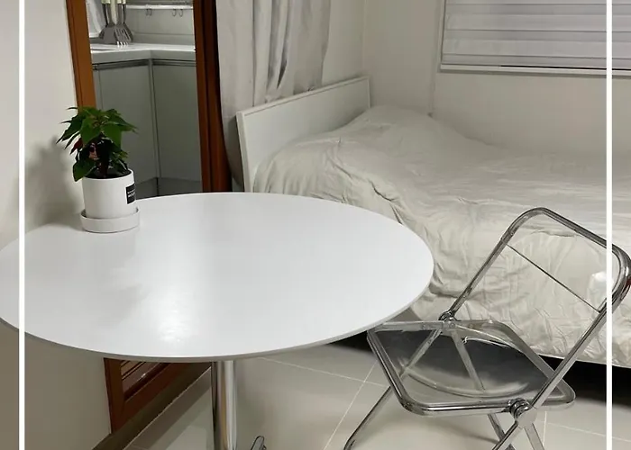Quiet And Spacious 1-bedroom In Gangnam Appartamento *