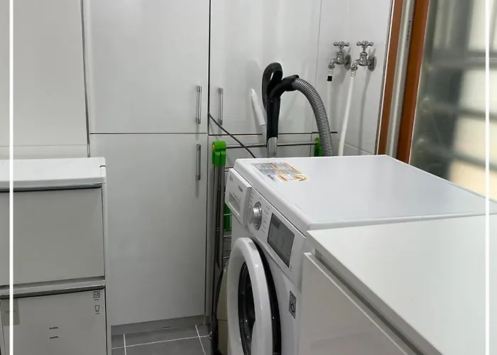 Quiet And Spacious 1-bedroom In Gangnam