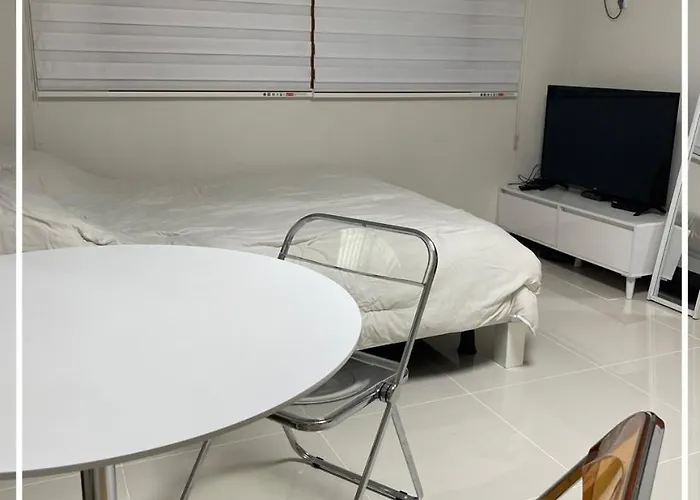 Quiet And Spacious 1-bedroom In Gangnam Appartamento *