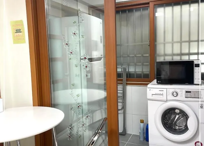 Quiet And Spacious 1-bedroom In Gangnam * Seul