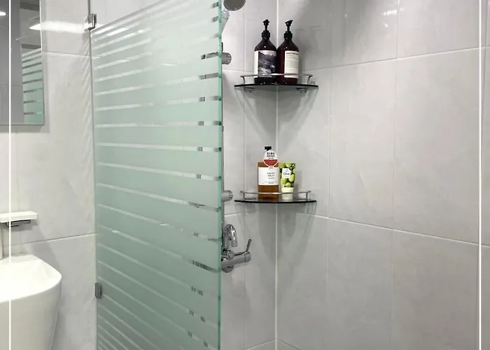 Quiet And Spacious 1-bedroom In Gangnam