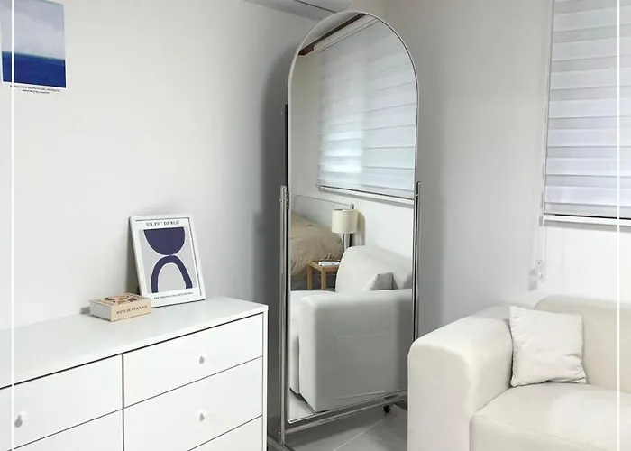 Quiet And Spacious 1-bedroom In Gangnam Appartamento Seul
