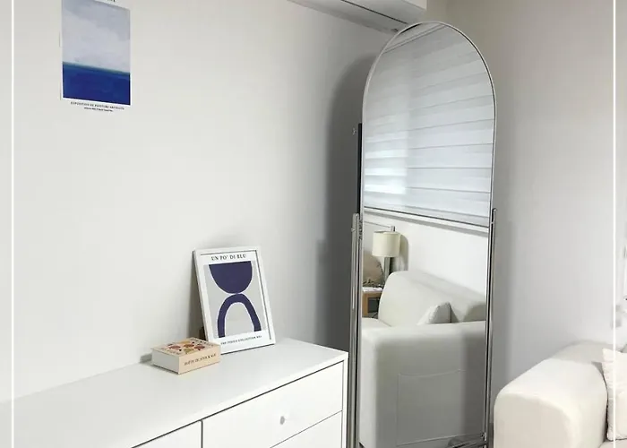 Appartamento Quiet And Spacious 1-bedroom In Gangnam